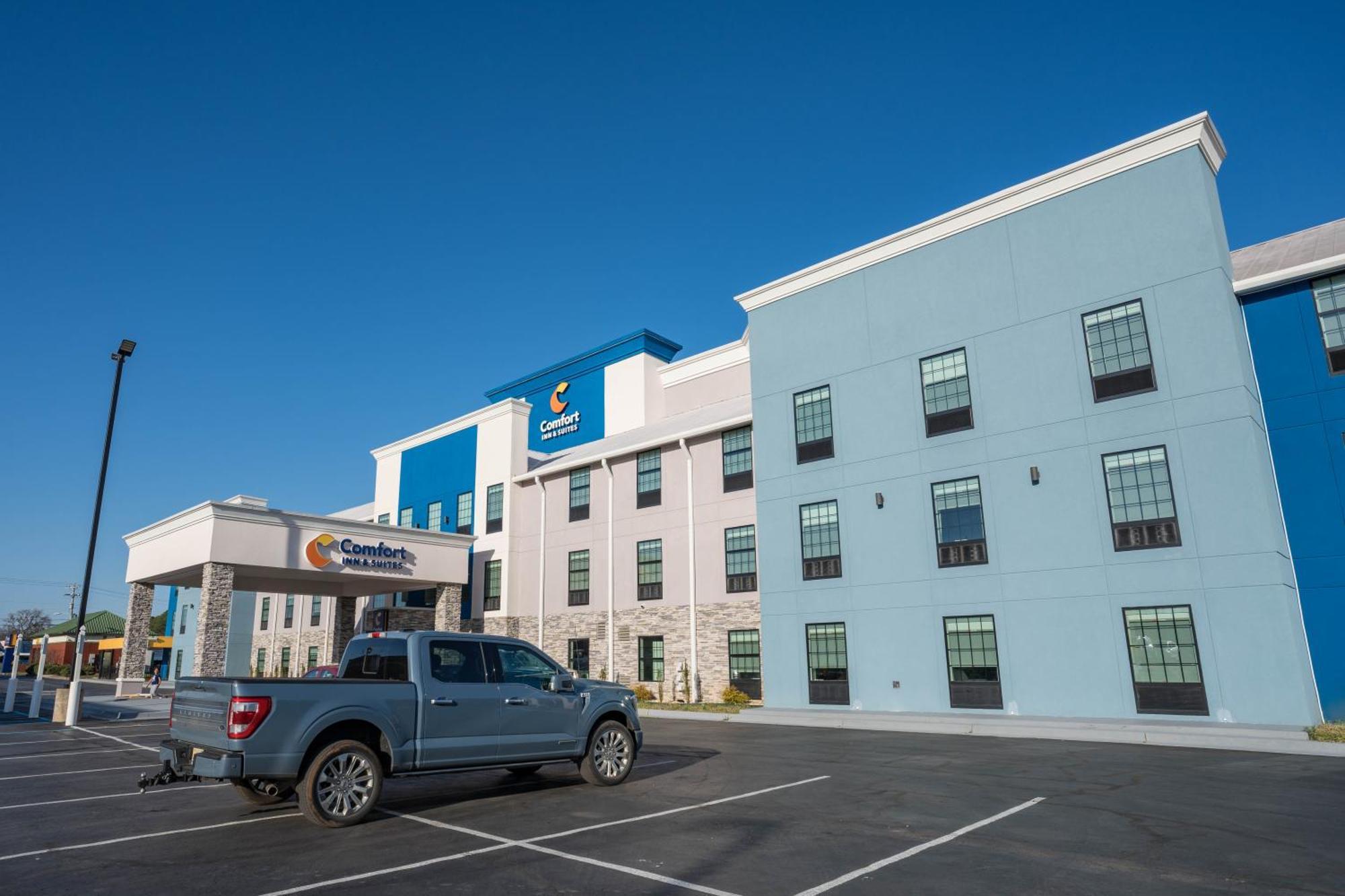 Comfort Inn & Suites River City Decatur Bagian luar foto