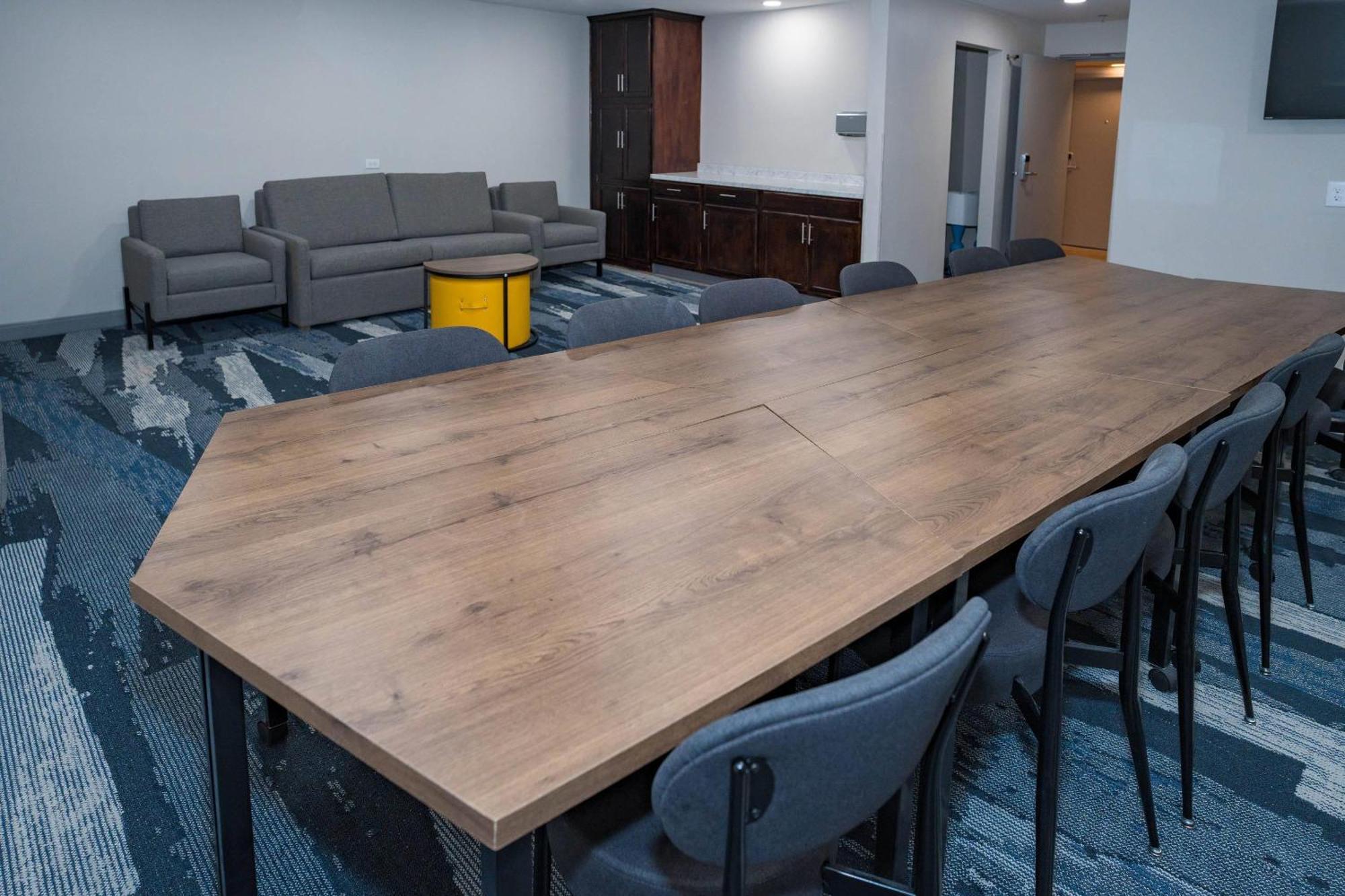 Comfort Inn & Suites River City Decatur Bagian luar foto