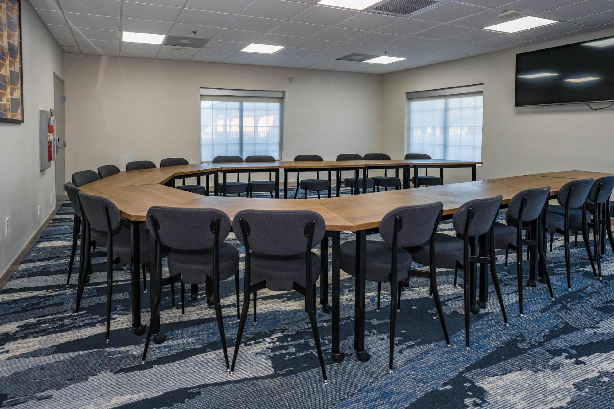 Comfort Inn & Suites River City Decatur Bagian luar foto