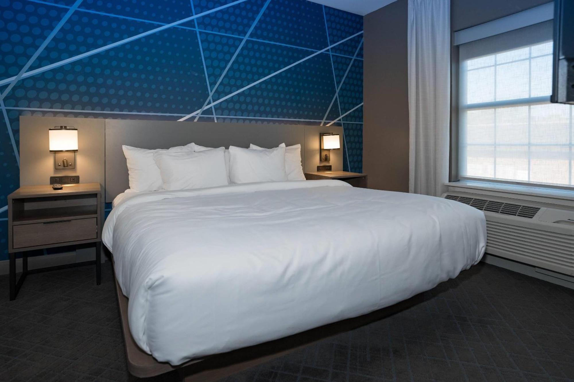Comfort Inn & Suites River City Decatur Bagian luar foto