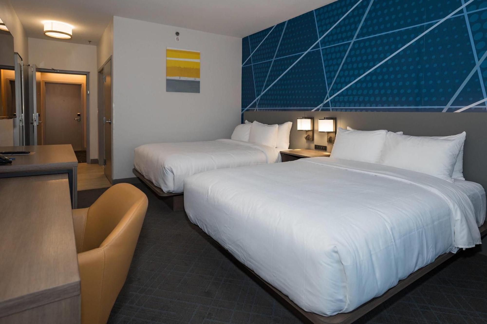 Comfort Inn & Suites River City Decatur Bagian luar foto