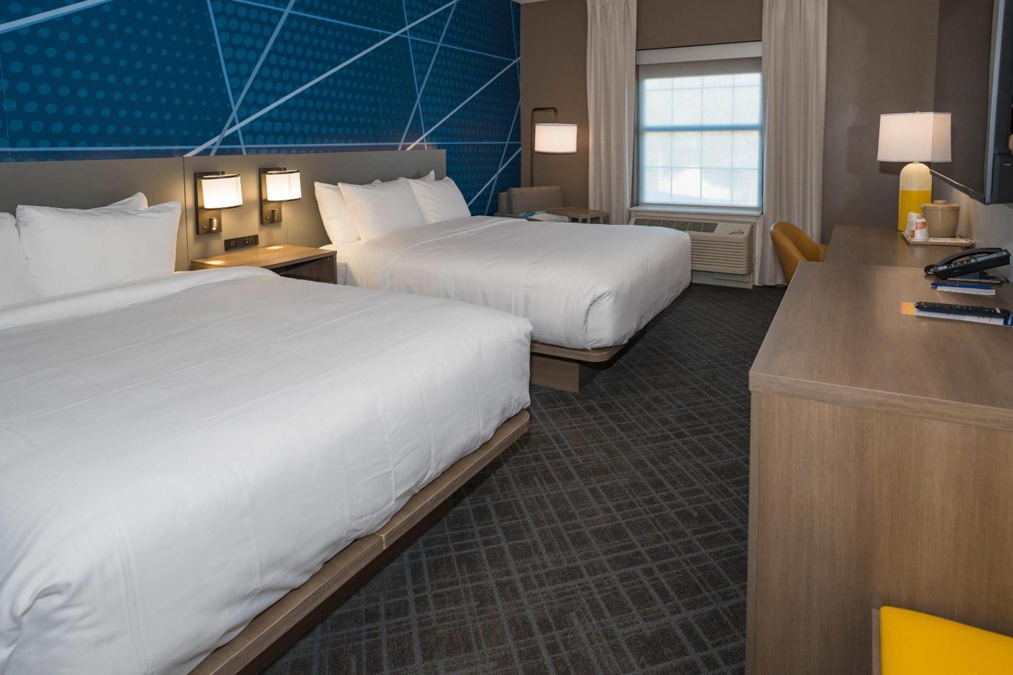Comfort Inn & Suites River City Decatur Bagian luar foto