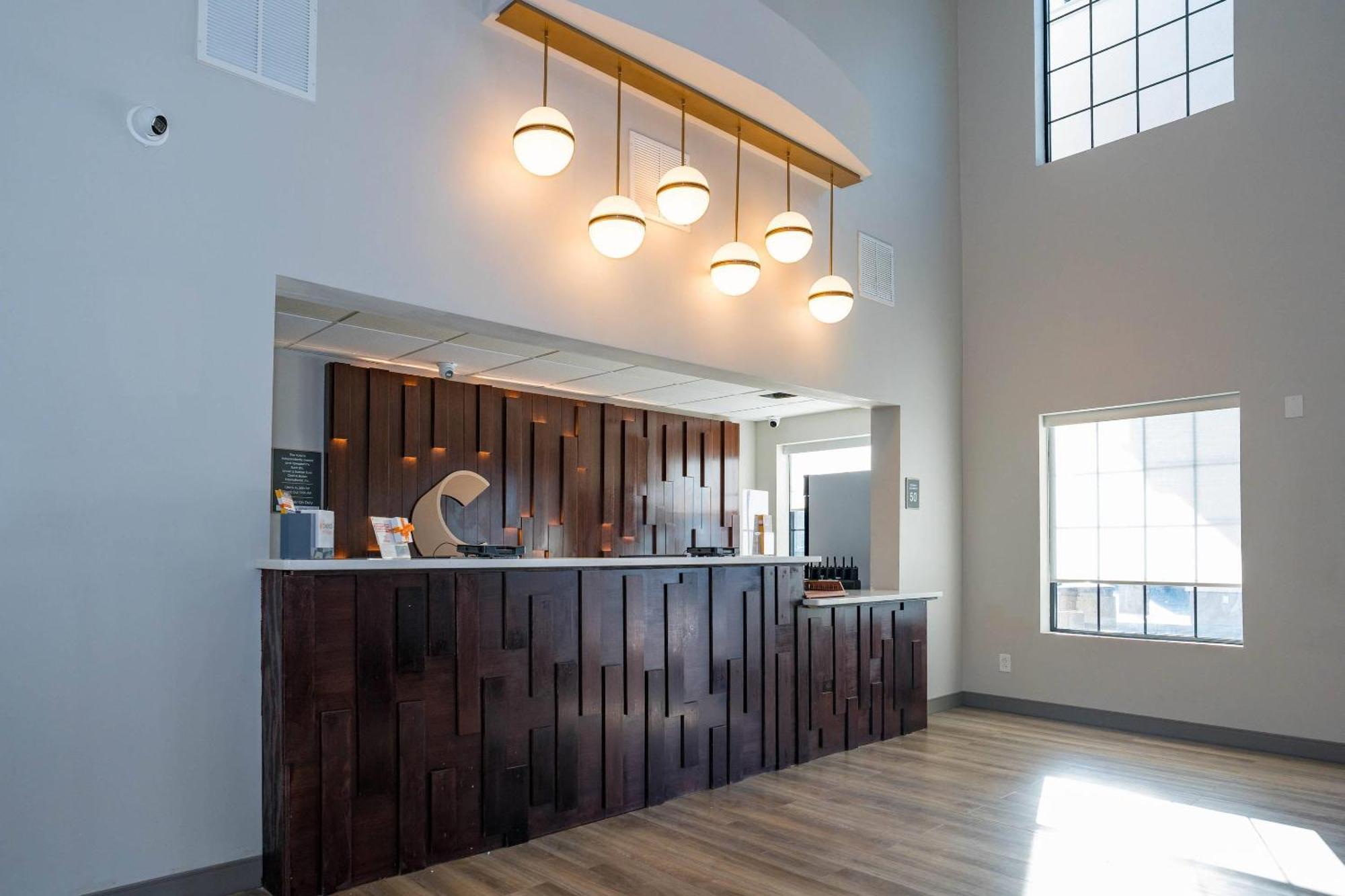 Comfort Inn & Suites River City Decatur Bagian luar foto