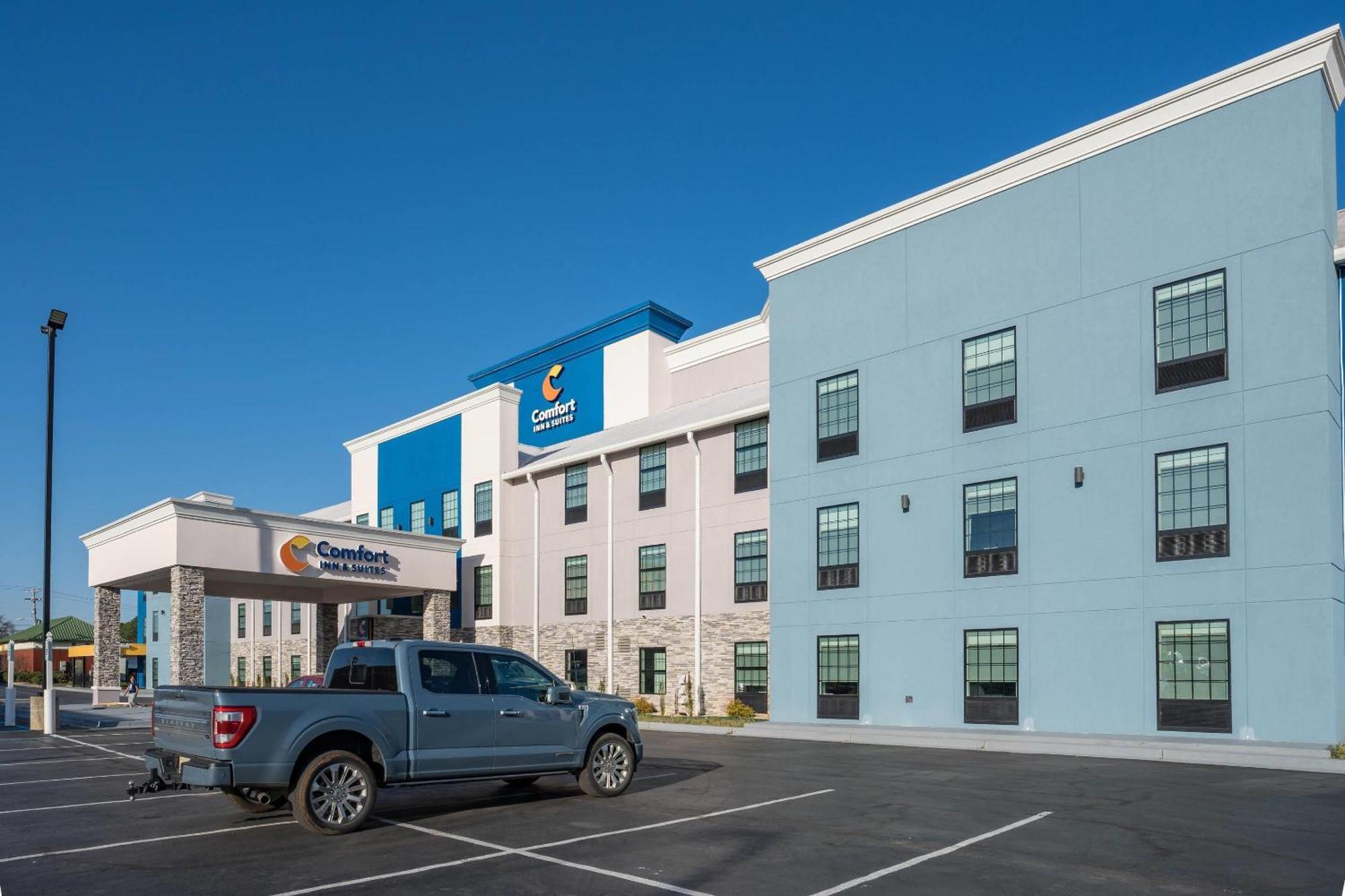 Comfort Inn & Suites River City Decatur Bagian luar foto