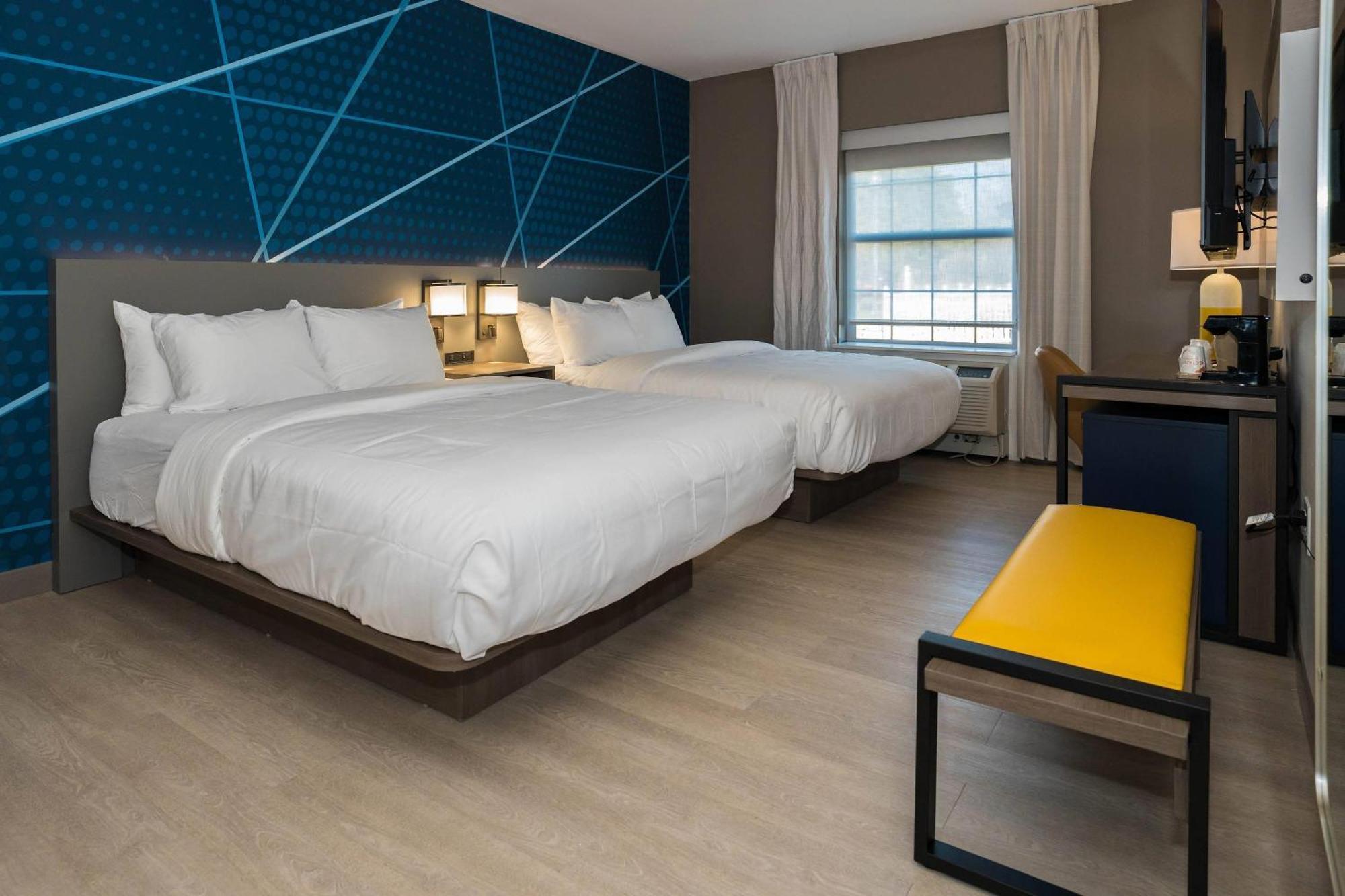 Comfort Inn & Suites River City Decatur Bagian luar foto