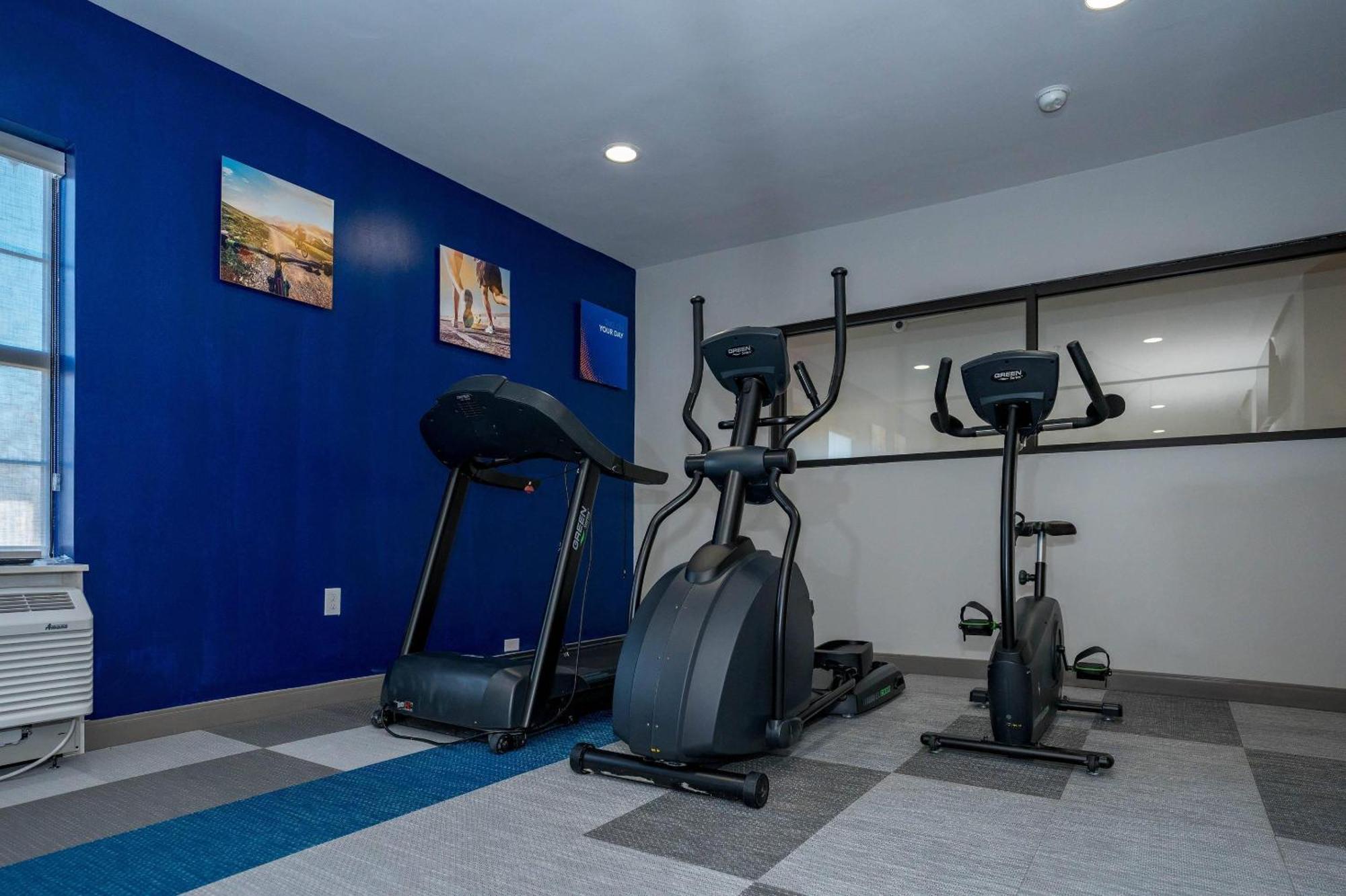 Comfort Inn & Suites River City Decatur Bagian luar foto