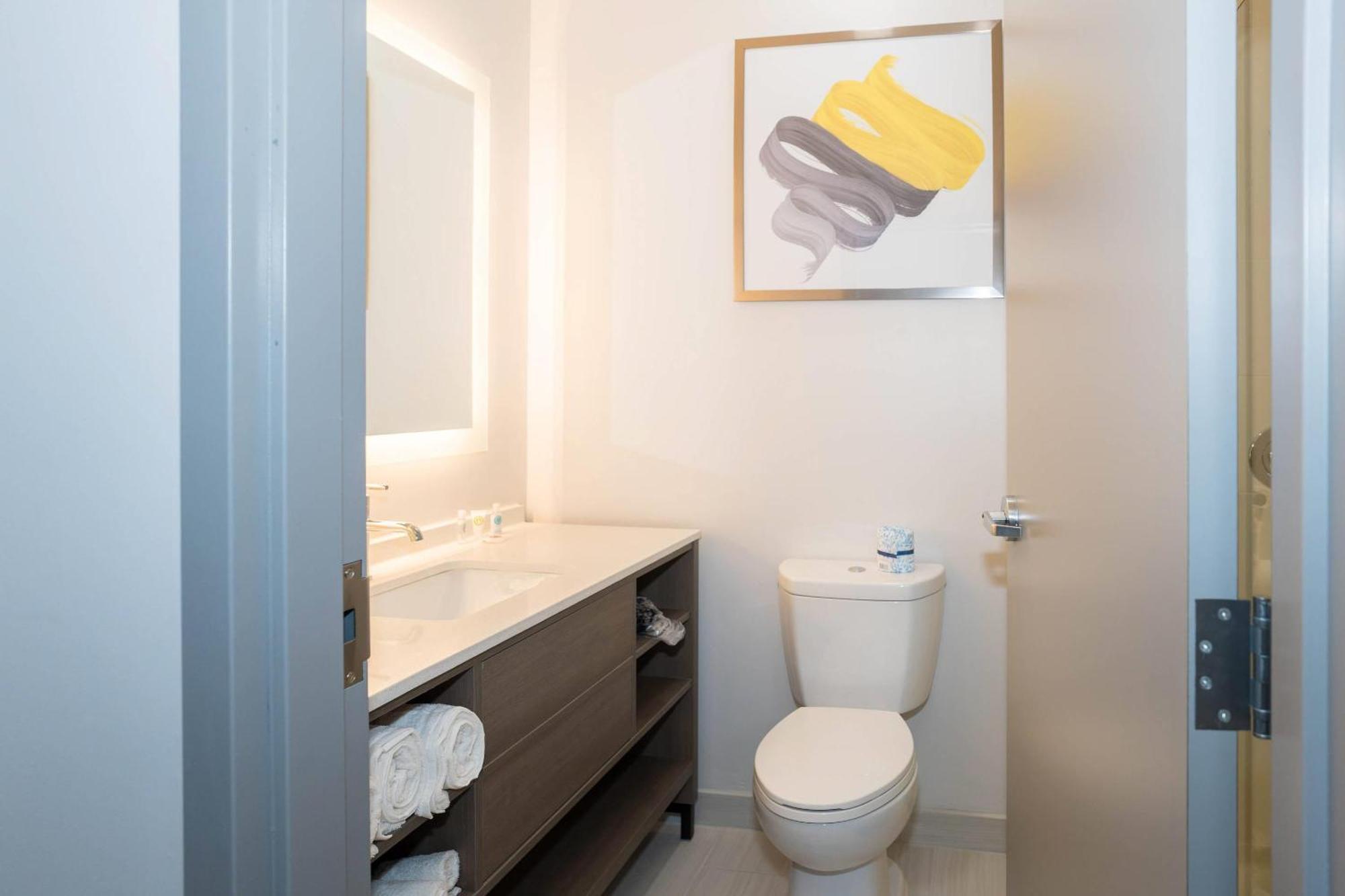 Comfort Inn & Suites River City Decatur Bagian luar foto