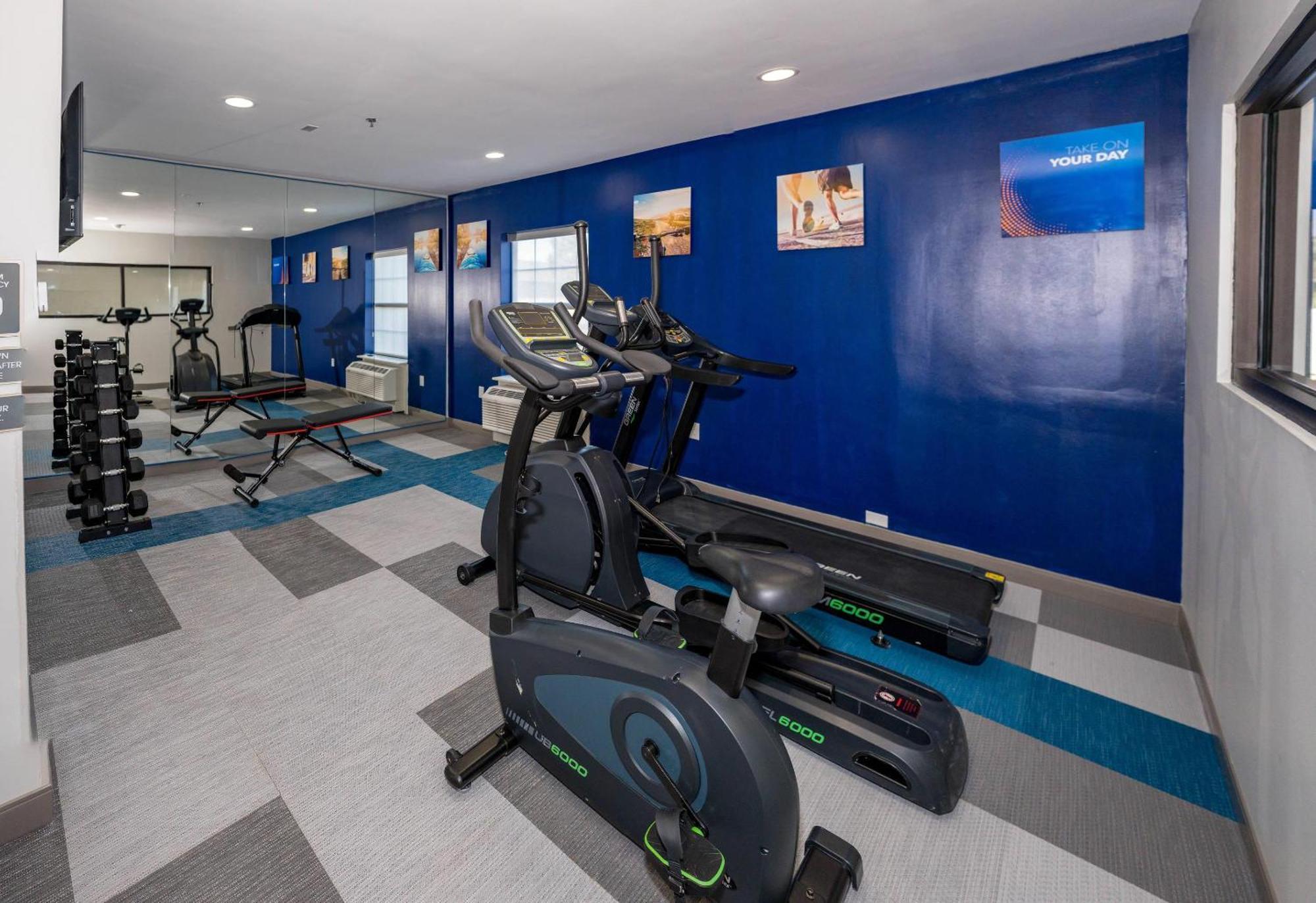 Comfort Inn & Suites River City Decatur Bagian luar foto